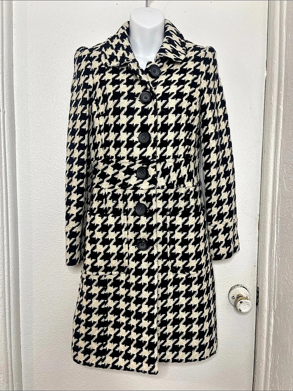 Houndstooth Pea Coat in Black & Cream/White size small- part wool